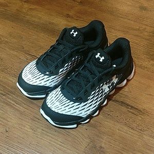 NWT Under Armour BPS Spine Disrupt Boys